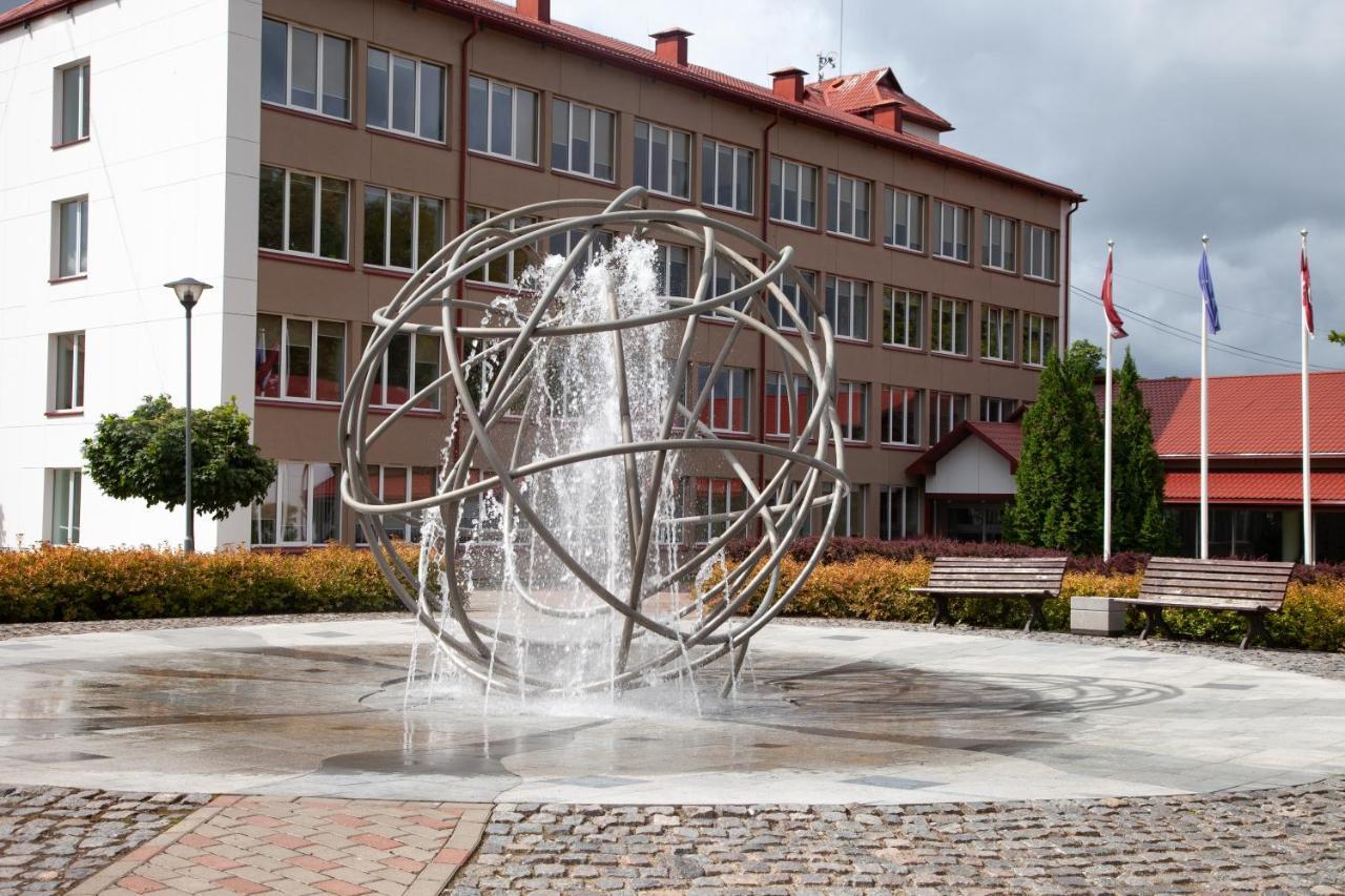 Centra Apartamenti Eliza Limbazi Exteriör bild